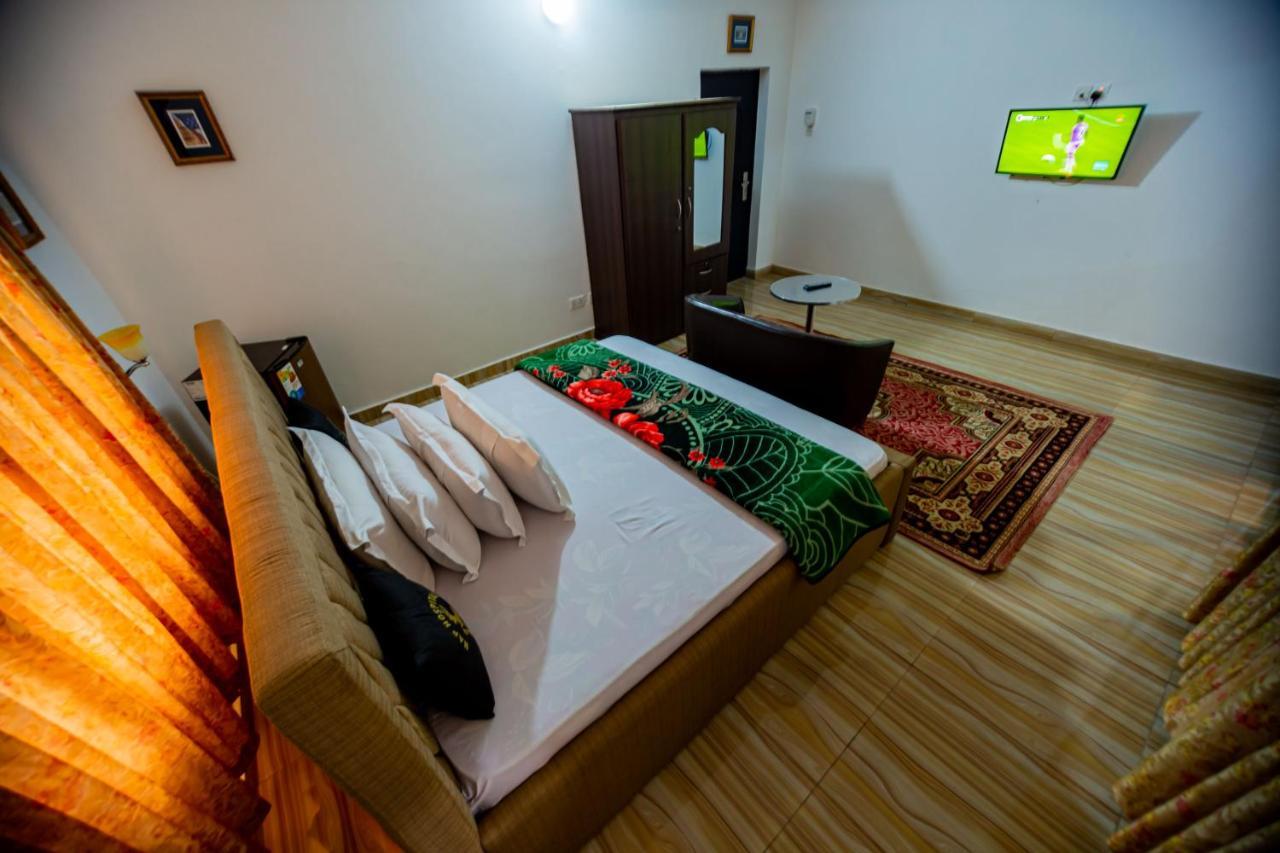 Nap Apartment Hotel Dansoman Bagian luar foto