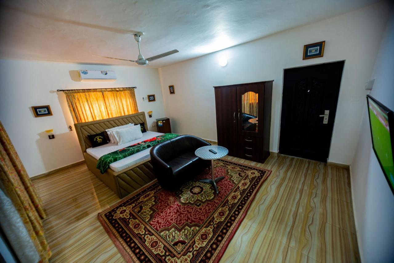 Nap Apartment Hotel Dansoman Bagian luar foto